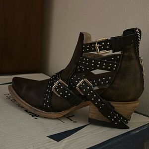 Freebird boots - never been worn!!